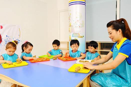 上海热线教育频道--61.2%受访家长担心早教机