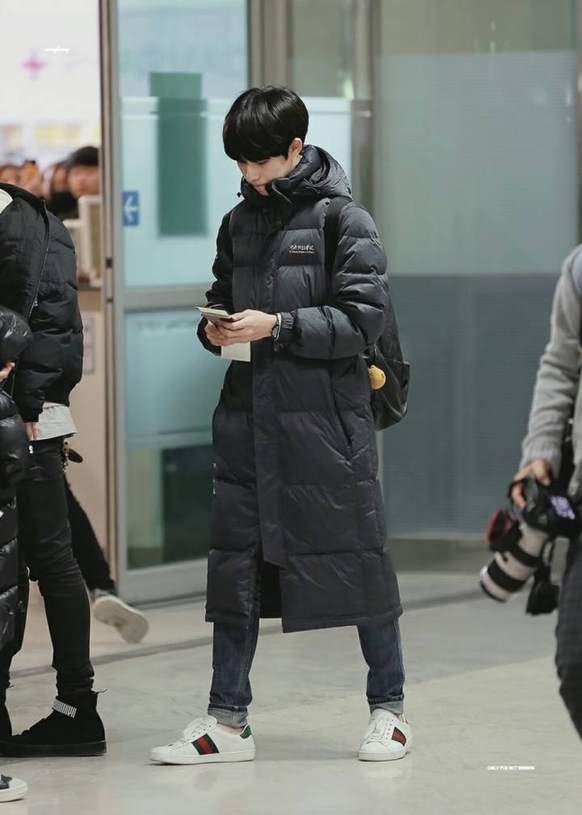 中戏羽绒服热销 刘昊然董思成变身代言人--上海