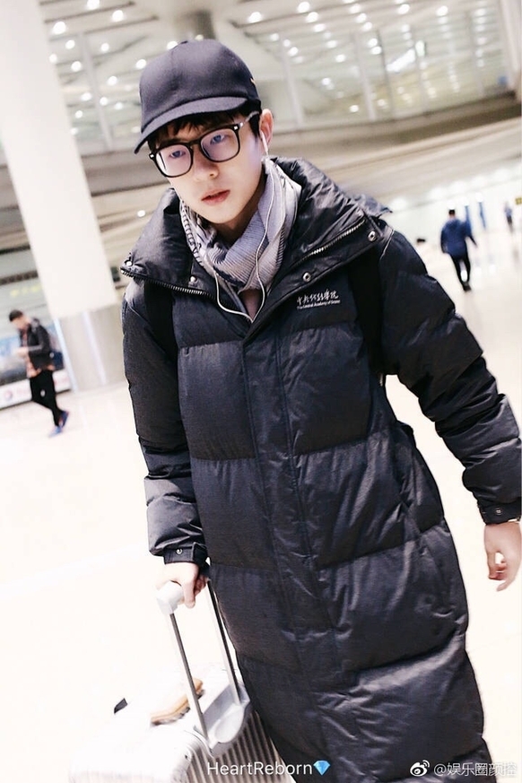 中戏羽绒服热销 刘昊然董思成变身代言人--上海