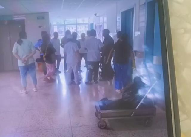 江西修水3位中考生被玻璃砸伤 其中一男生头部缝了4针——上海热线教育频道
