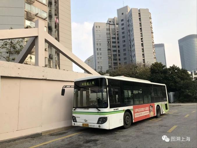 隧道八线sxc6105g5(w0f)型,张渊源摄